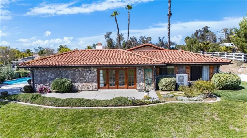 40755 La Colima Road, Temecula, California 92591