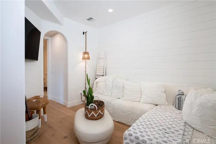 1160 Morningside Drive, Laguna Beach, California 92651