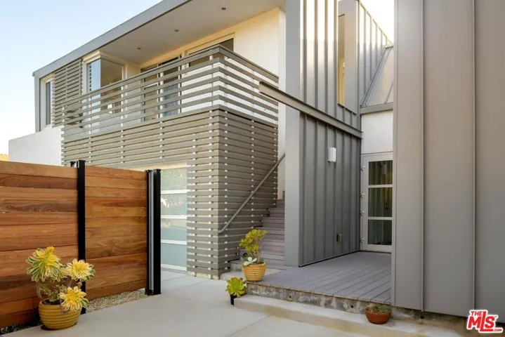 903 W Mission Street, Santa Barbara, California 93101