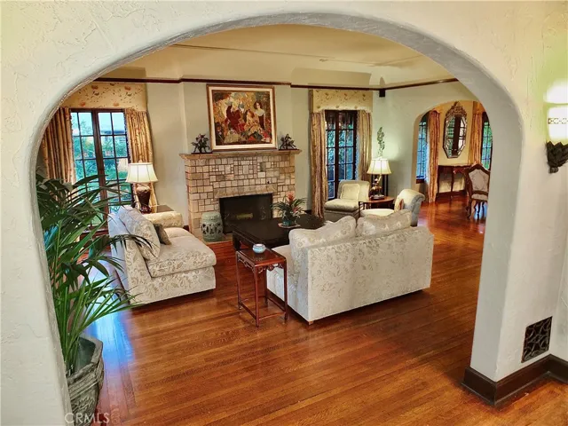 3320 East 1st Street, Long Beach, California 90803