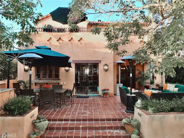 3320 East 1st Street, Long Beach, California 90803