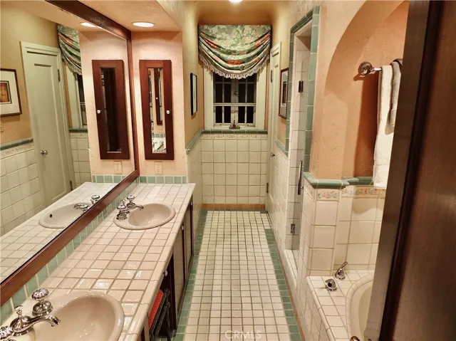 3320 East 1st Street, Long Beach, California 90803