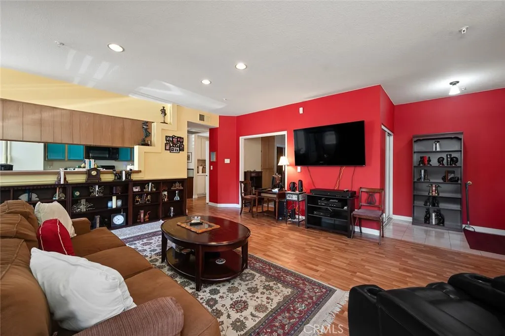 4591 Warner Avenue 101, Huntington Beach, California 92649 home-pic-7