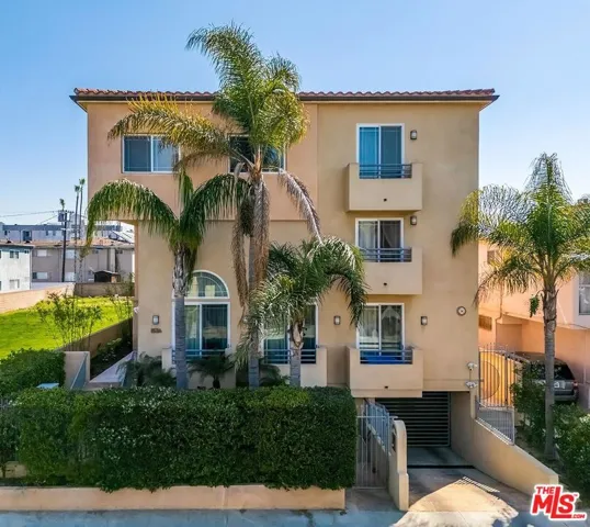 1536 Hi Point Street 108, Los Angeles, California 90035