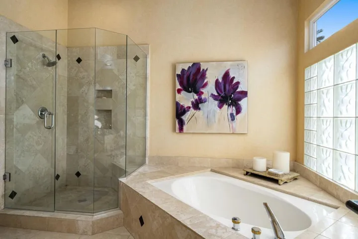 PRIMARY TUB/SHOWER