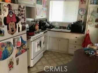 3630 Ferndale Ave Kitchen