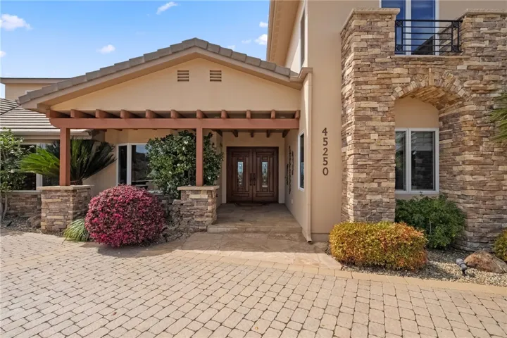 45250 Tomasito Circle, Temecula, California 92590