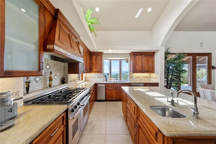45250 Tomasito Circle, Temecula, California 92590