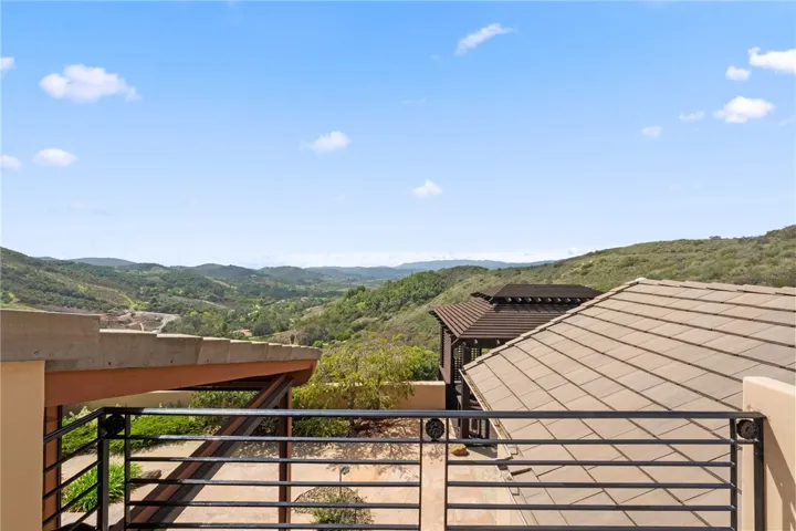 Amazing Views from Upstairs!