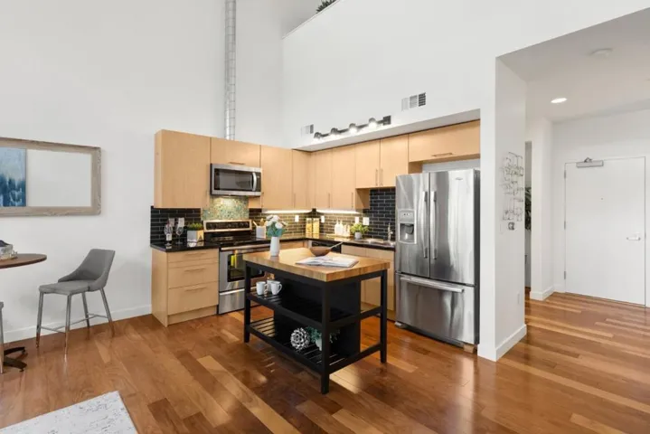 88 Bush Street 2107, San Jose, California 95126