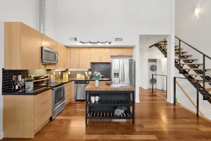 88 Bush Street 2107, San Jose, California 95126