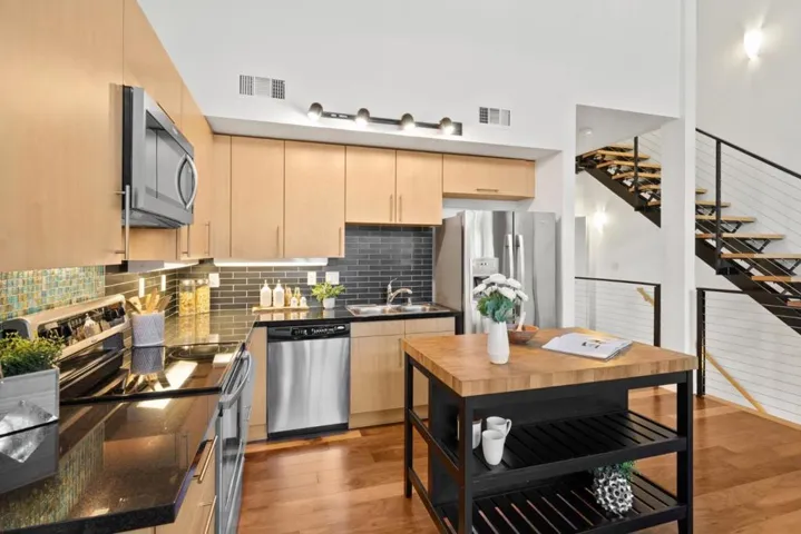 88 Bush Street 2107, San Jose, California 95126