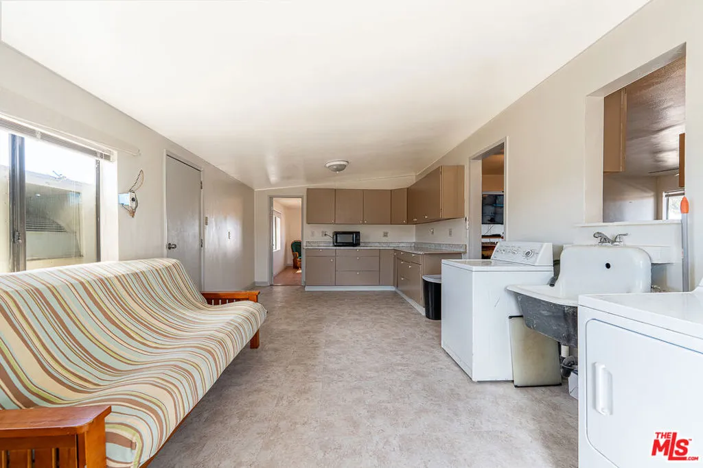 52020 Joshua Tree Road, Johnson Valley, California 92285 home-pic-29