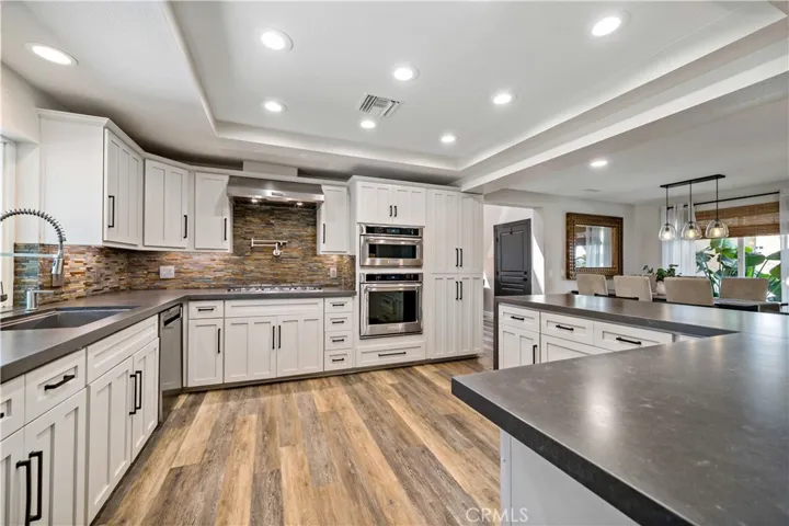 40820 Via Los Altos, Temecula, California 92591