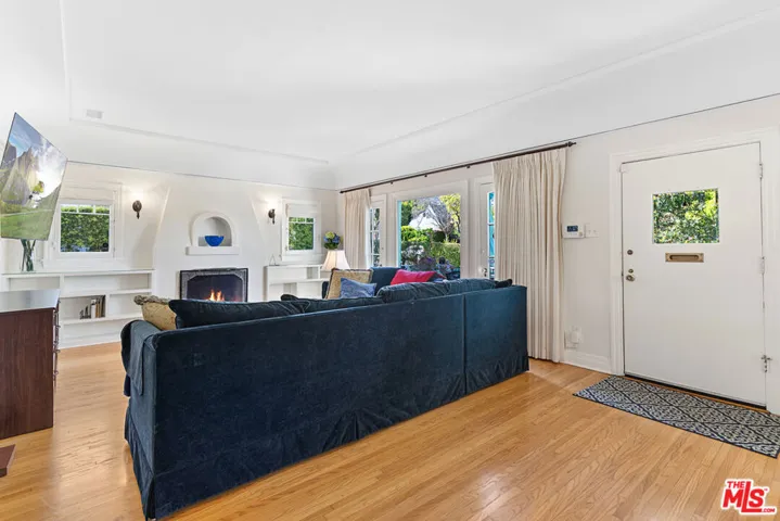 10624 Rochester Avenue, Los Angeles, California 90024