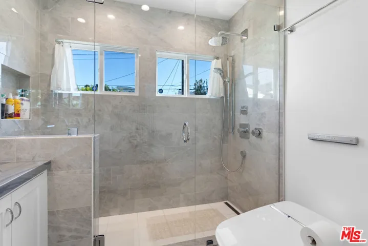 10624 Rochester Avenue, Los Angeles, California 90024