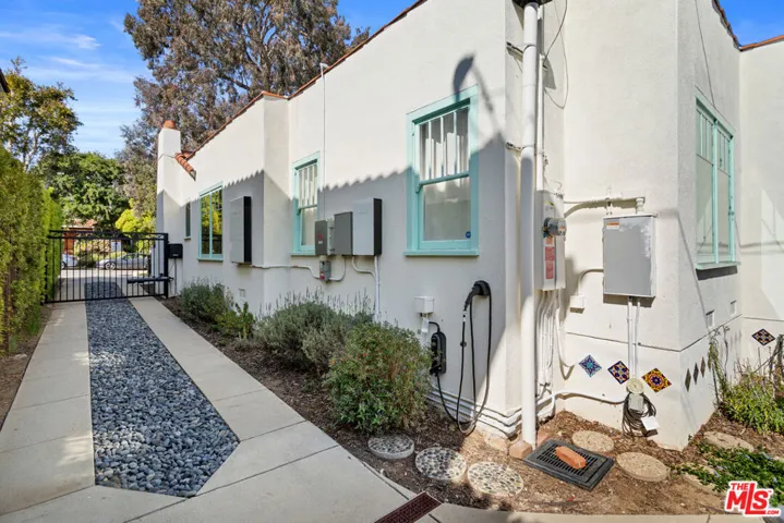 10624 Rochester Avenue, Los Angeles, California 90024