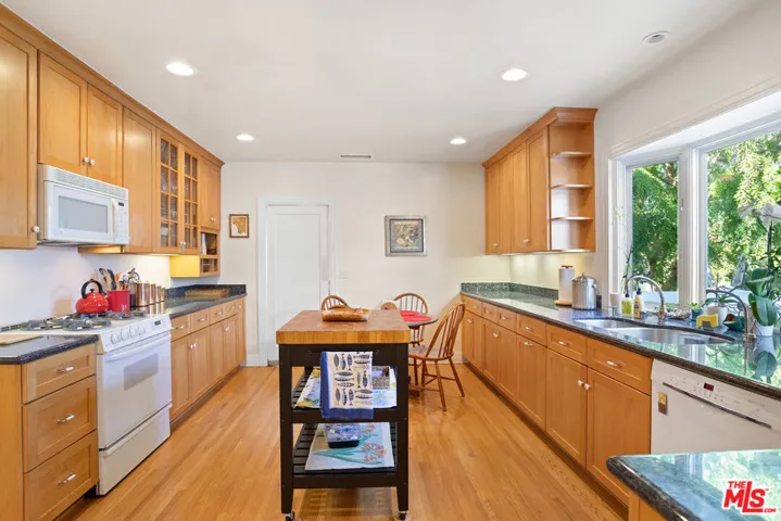 10624 Rochester Avenue, Los Angeles, California 90024