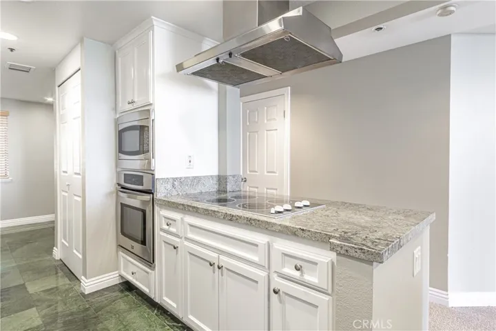 140 The Village 202, Redondo Beach, California 90277
