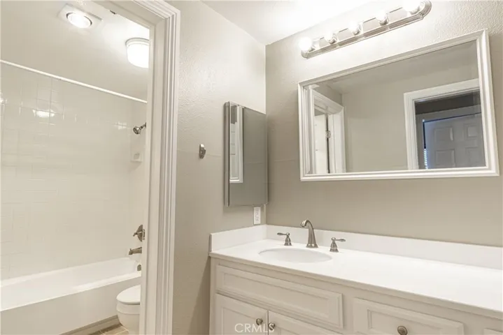 140 The Village 202, Redondo Beach, California 90277