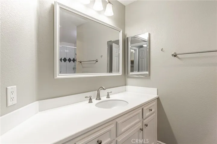 140 The Village 202, Redondo Beach, California 90277