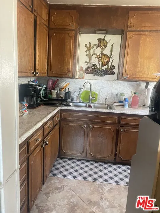 2207 N Anzac Avenue, Compton, California 90222 home-pic-1