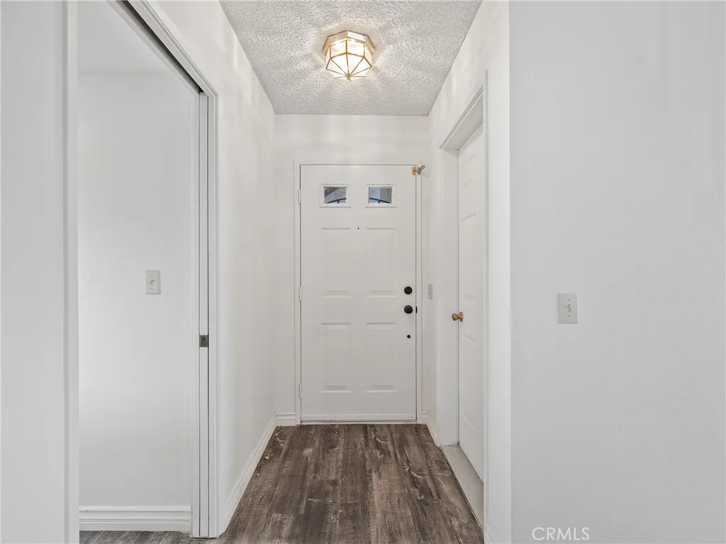 19246 Pine Way, Apple Valley, California 92308 home-pic-5