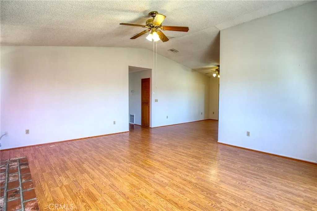 4818 Round Up Road, 29 Palms, California 92277 home-pic-5