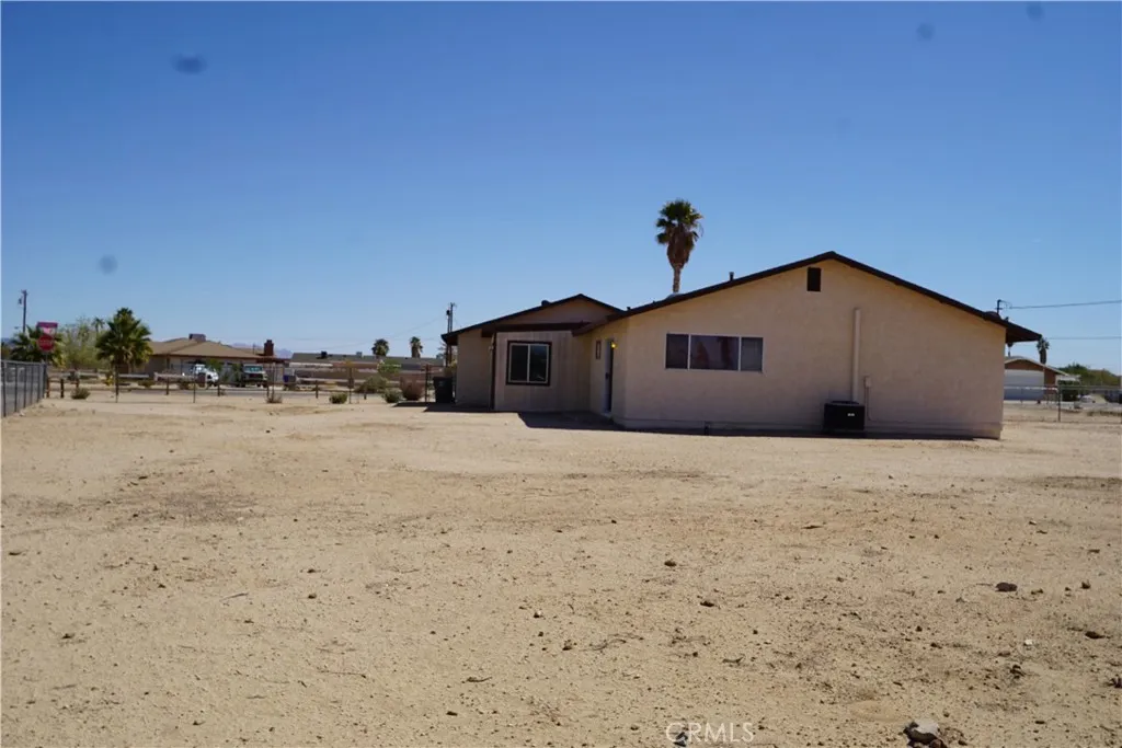 4818 Round Up Road, 29 Palms, California 92277 home-pic-22