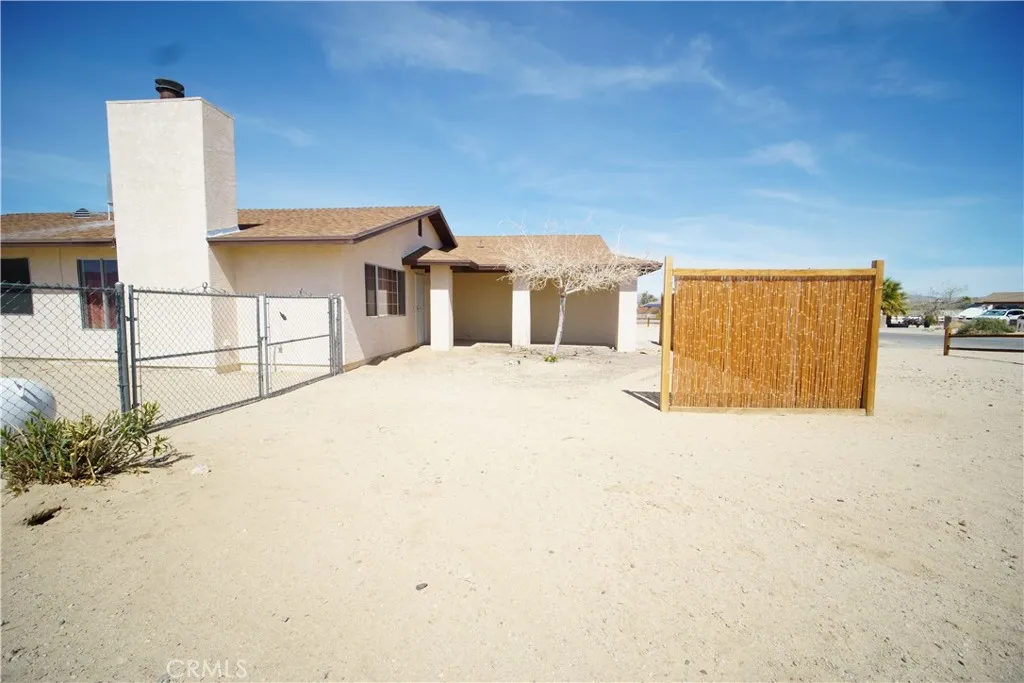4818 Round Up Road, 29 Palms, California 92277 home-pic-20