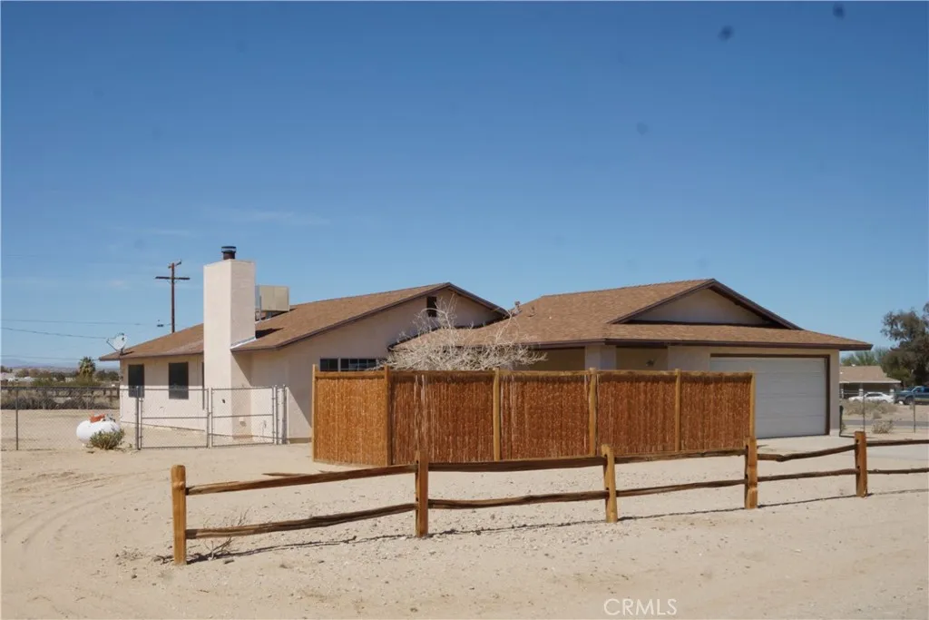 4818 Round Up Road, 29 Palms, California 92277 home-pic-24