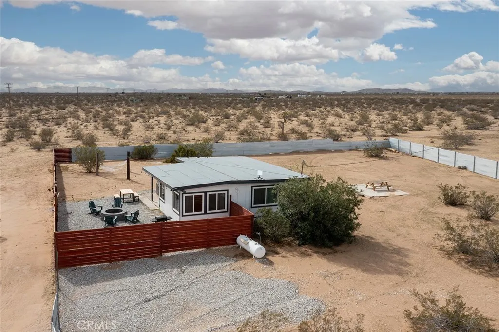 877 Phillips Road, Landers, California 92285 home-pic-22