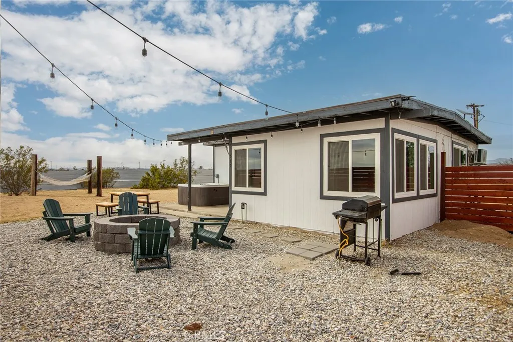 877 Phillips Road, Landers, California 92285 home-pic-18