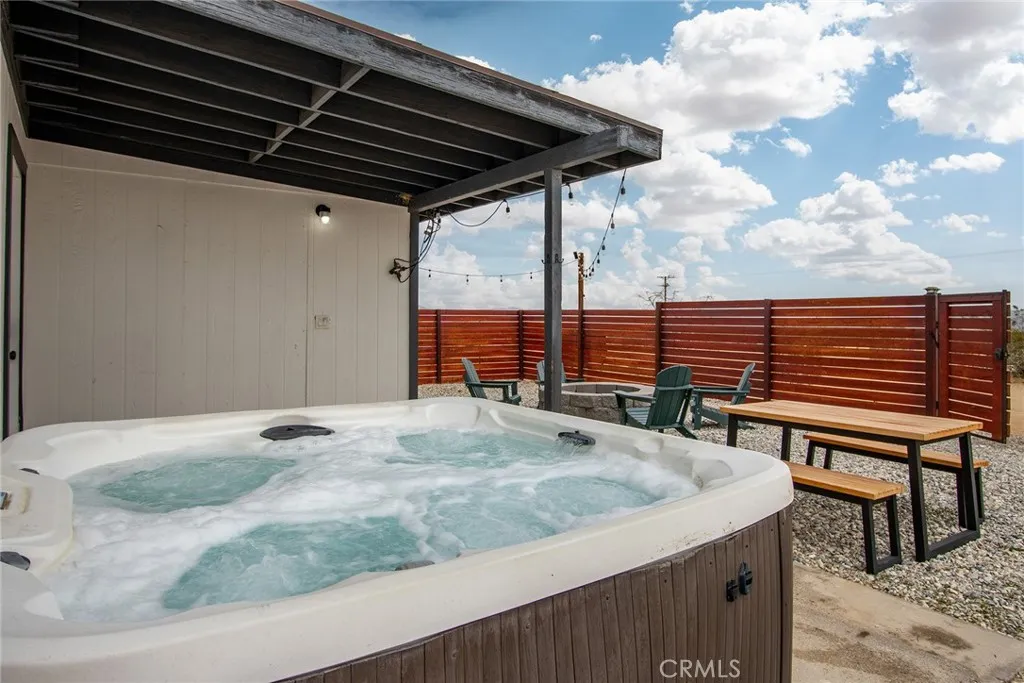 877 Phillips Road, Landers, California 92285 home-pic-19