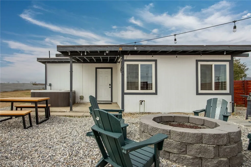 877 Phillips Road, Landers, California 92285 — photo 4