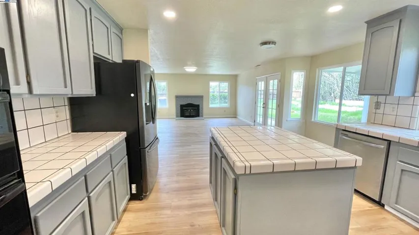 3843 Gregory Way, Stockton, California 95209-5019