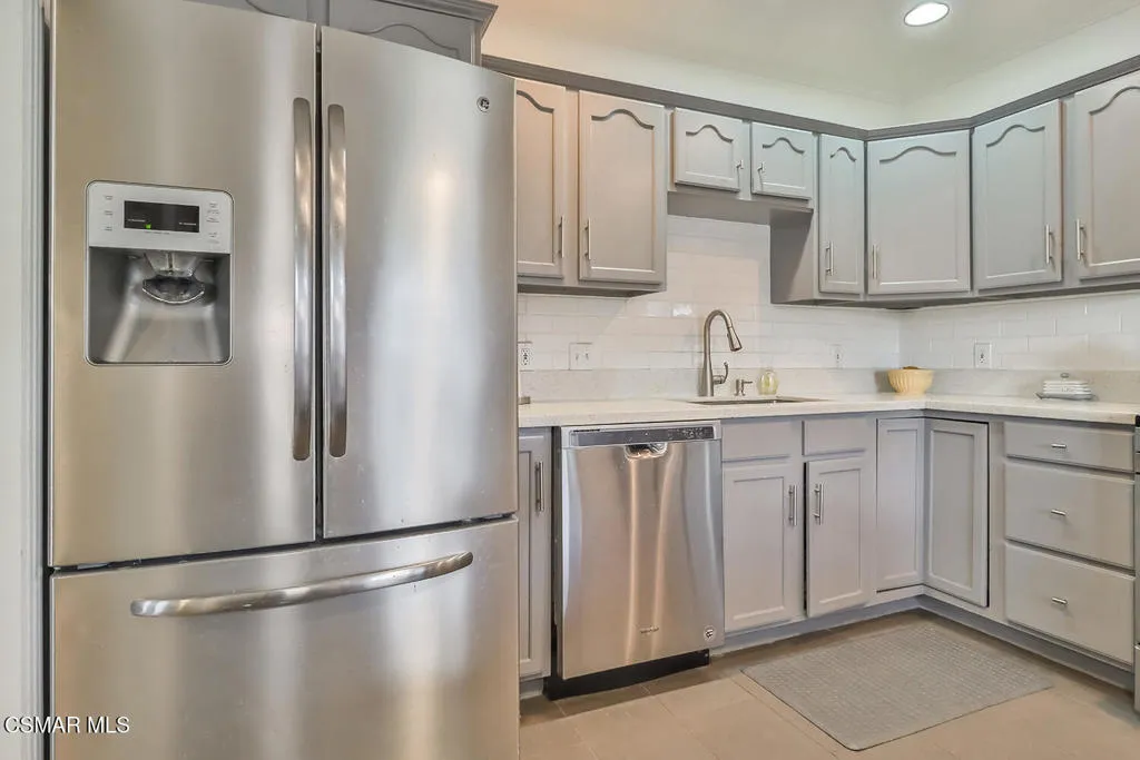 2025 N Buena Vista Street, Burbank, California 91504 home-pic-14