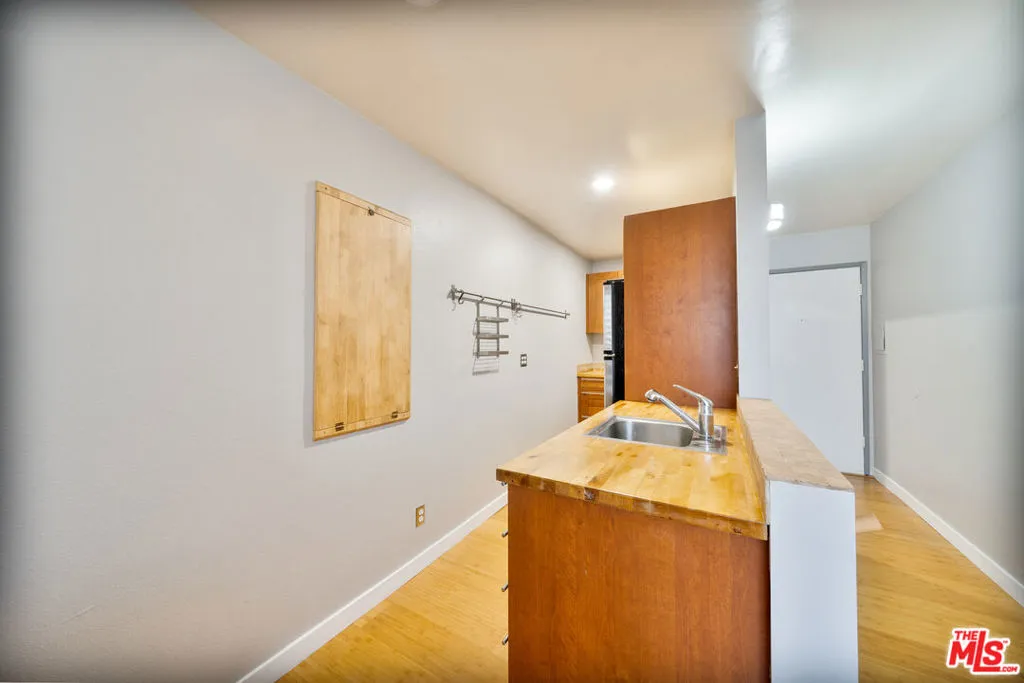 320 S Ardmore Avenue 235, Los Angeles, California 90020 home-pic-7