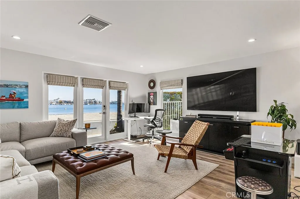 6302 E Bay Shore, Long Beach, California 90803 home-pic-39