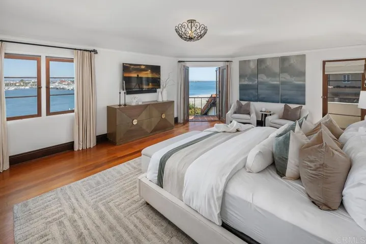 2900 Nichols Street, San Diego, California 92106