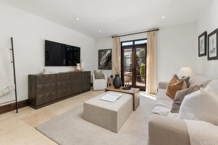 2900 Nichols Street, San Diego, California 92106