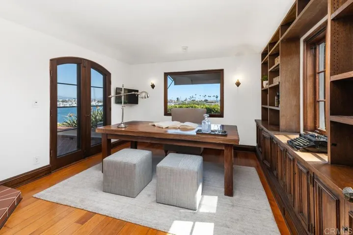 2900 Nichols Street, San Diego, California 92106