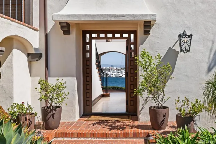 2900 Nichols Street, San Diego, California 92106