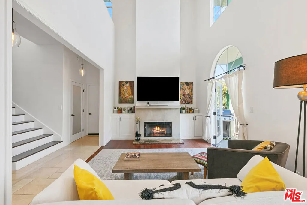 26600 Ocean View Drive, Malibu, California 90265 home-pic-2