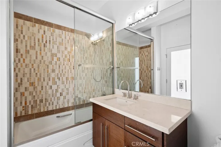 Ensuite bathroom attached to each downstairs bedroom