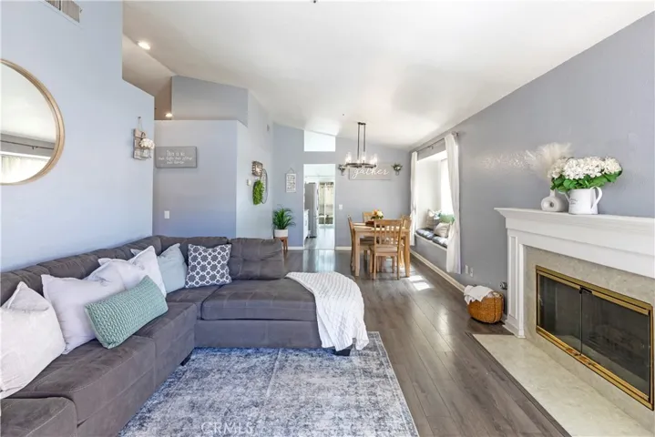 Living room / dining room