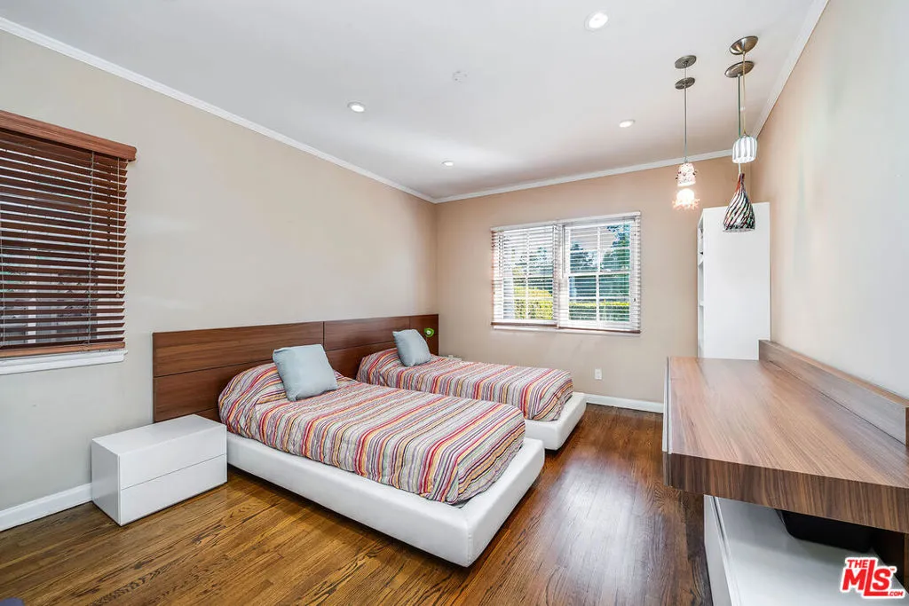 107 S Gardner Street, Los Angeles, California 90036 home-pic-32