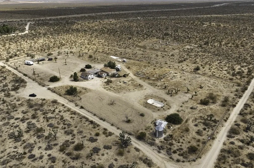 32800 224th Street E, Llano, California 93544 home-pic-6
