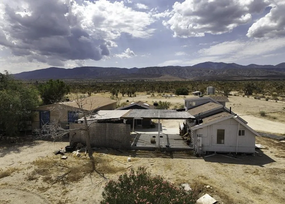 32800 224th Street E, Llano, California 93544 home-pic-24