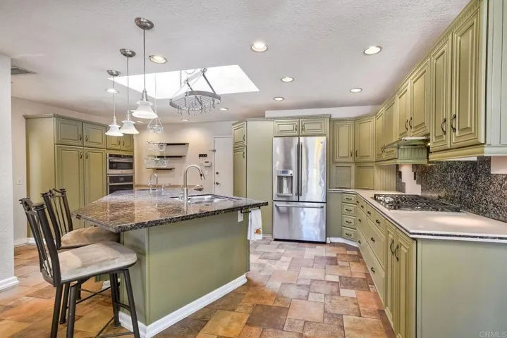 200 Calle Isabel, San Marcos, California 92069